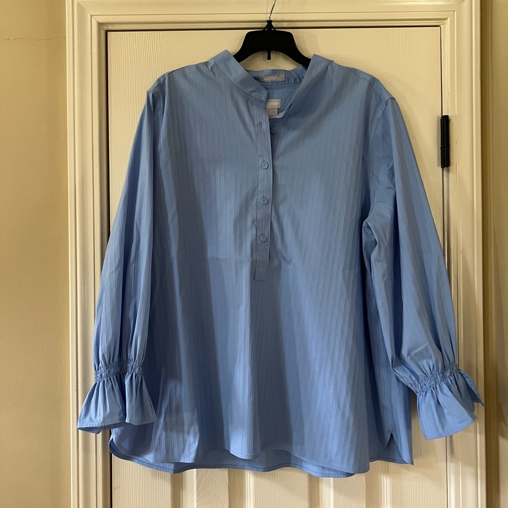 Chico's Light Blue No-Iron Quarter Button Shirt Size 3 / XL